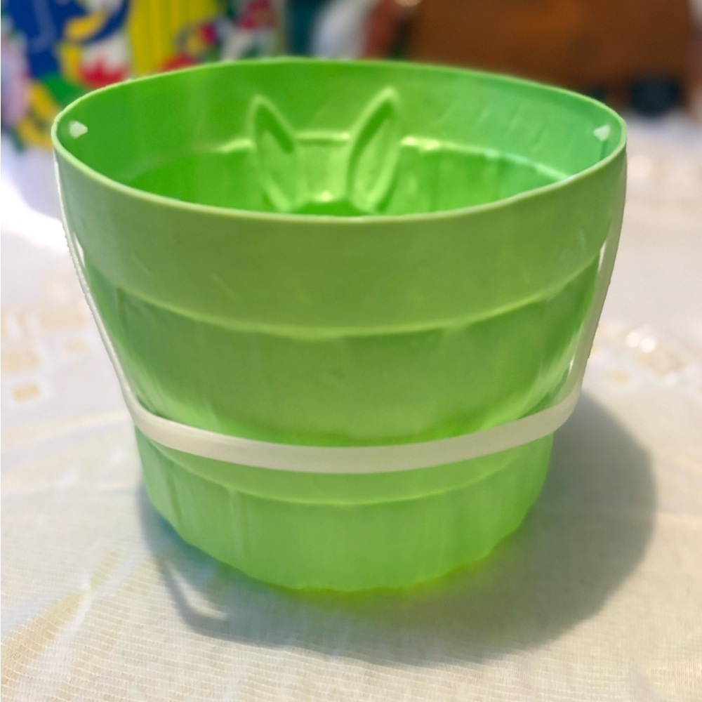 Vintage Green Bunny Basket - Picture 3 of 7